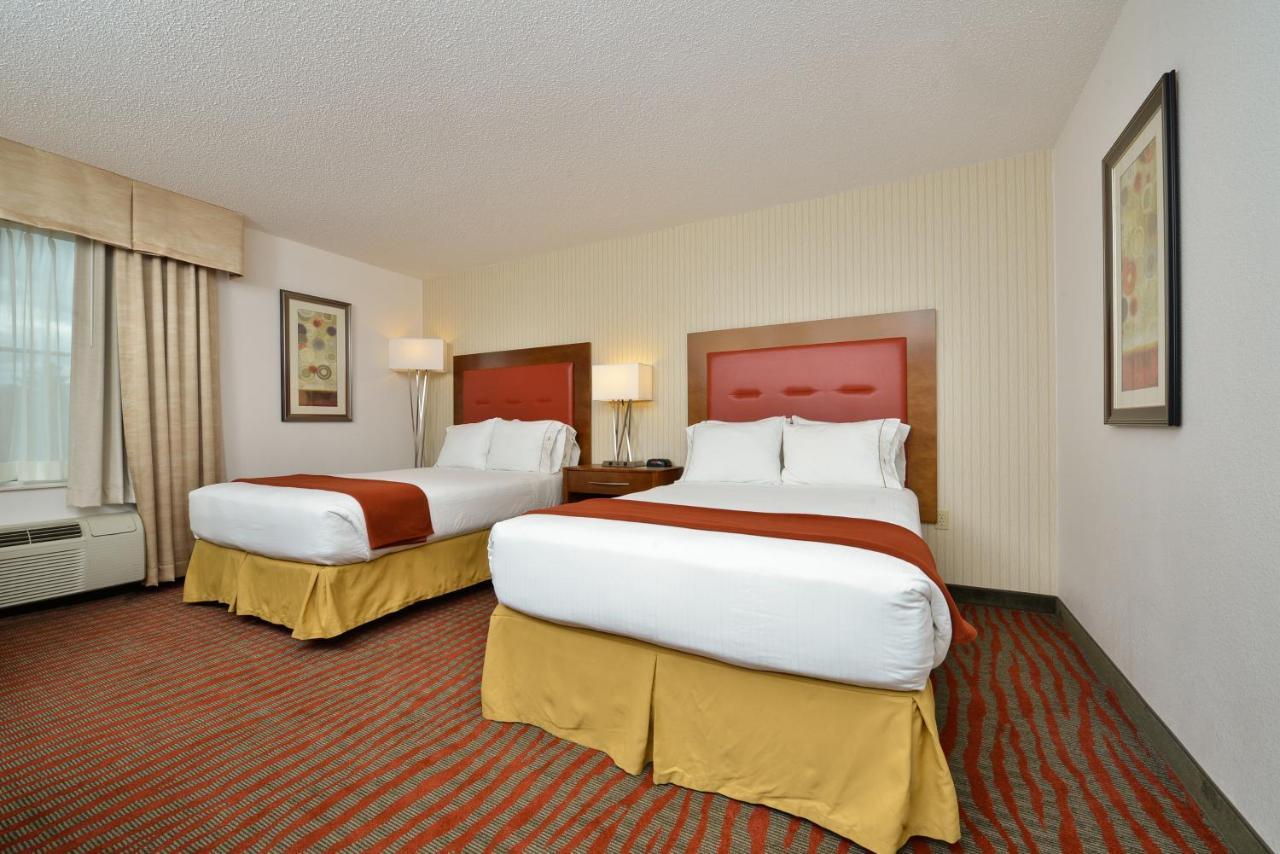 Holiday Inn Express Boston-Milford By Ihg Zewnętrze zdjęcie