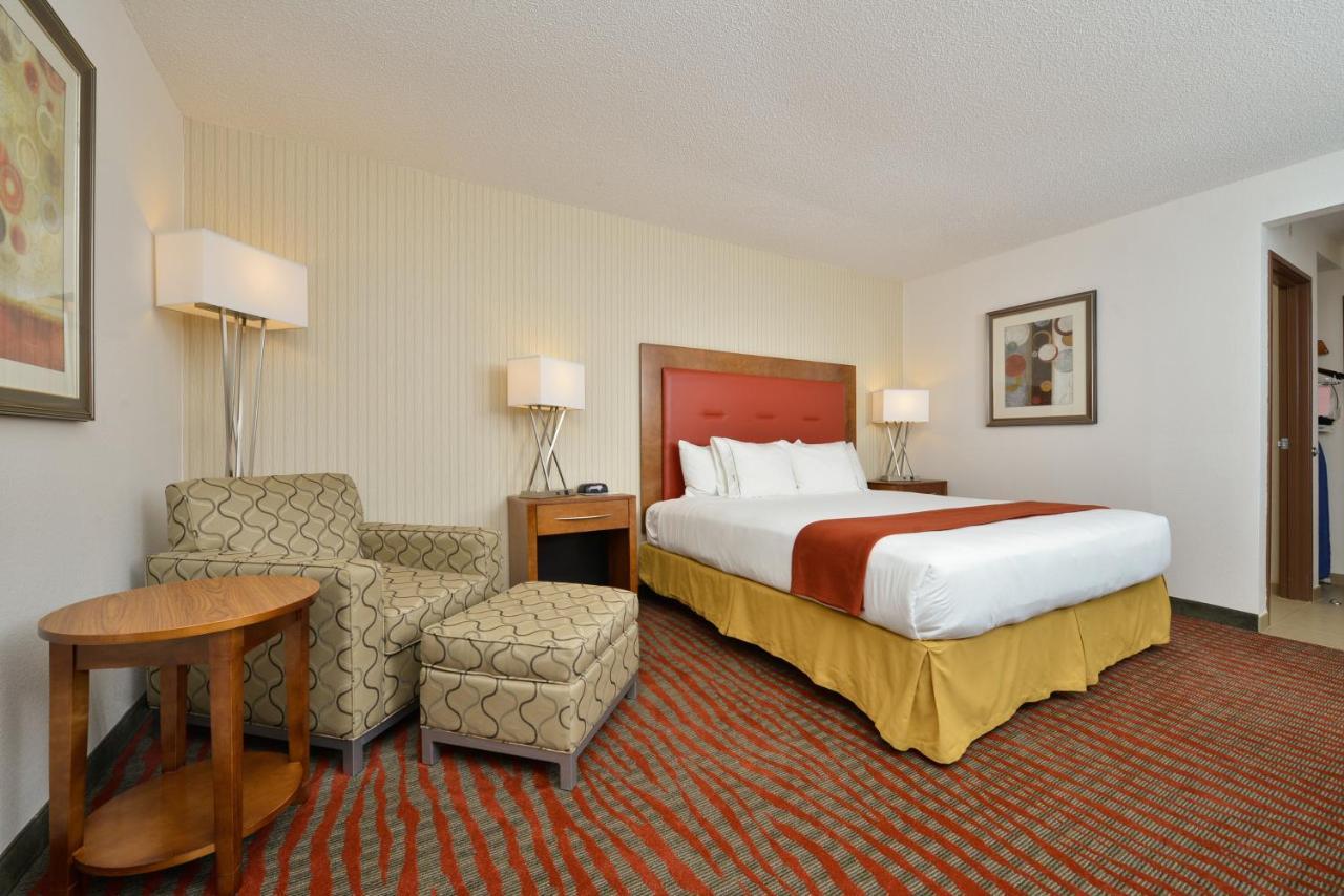 Holiday Inn Express Boston-Milford, An Ihg Hotel Zewnętrze zdjęcie