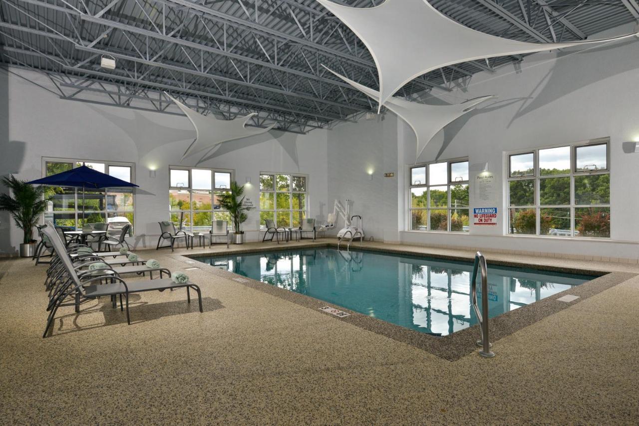 Holiday Inn Express Boston-Milford By Ihg Zewnętrze zdjęcie