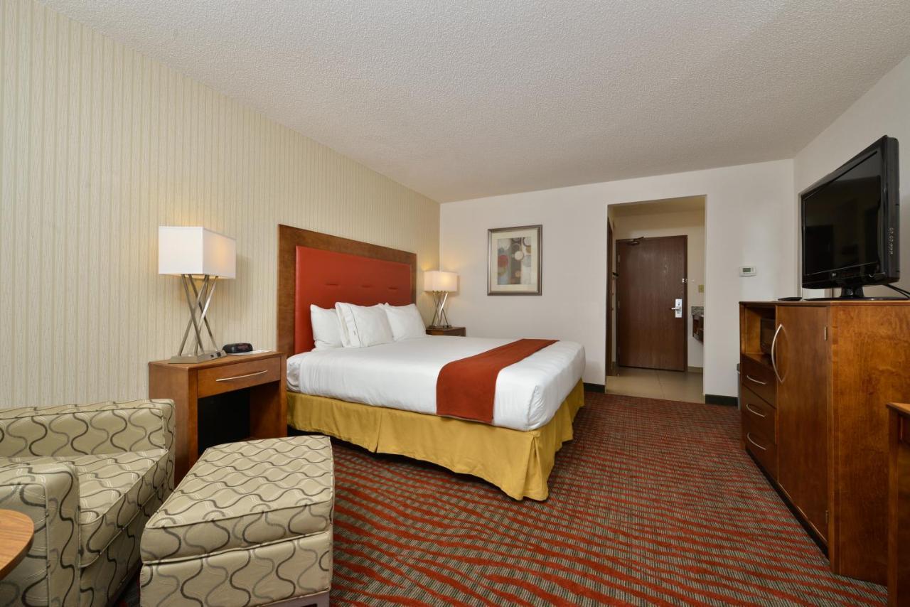 Holiday Inn Express Boston-Milford By Ihg Zewnętrze zdjęcie