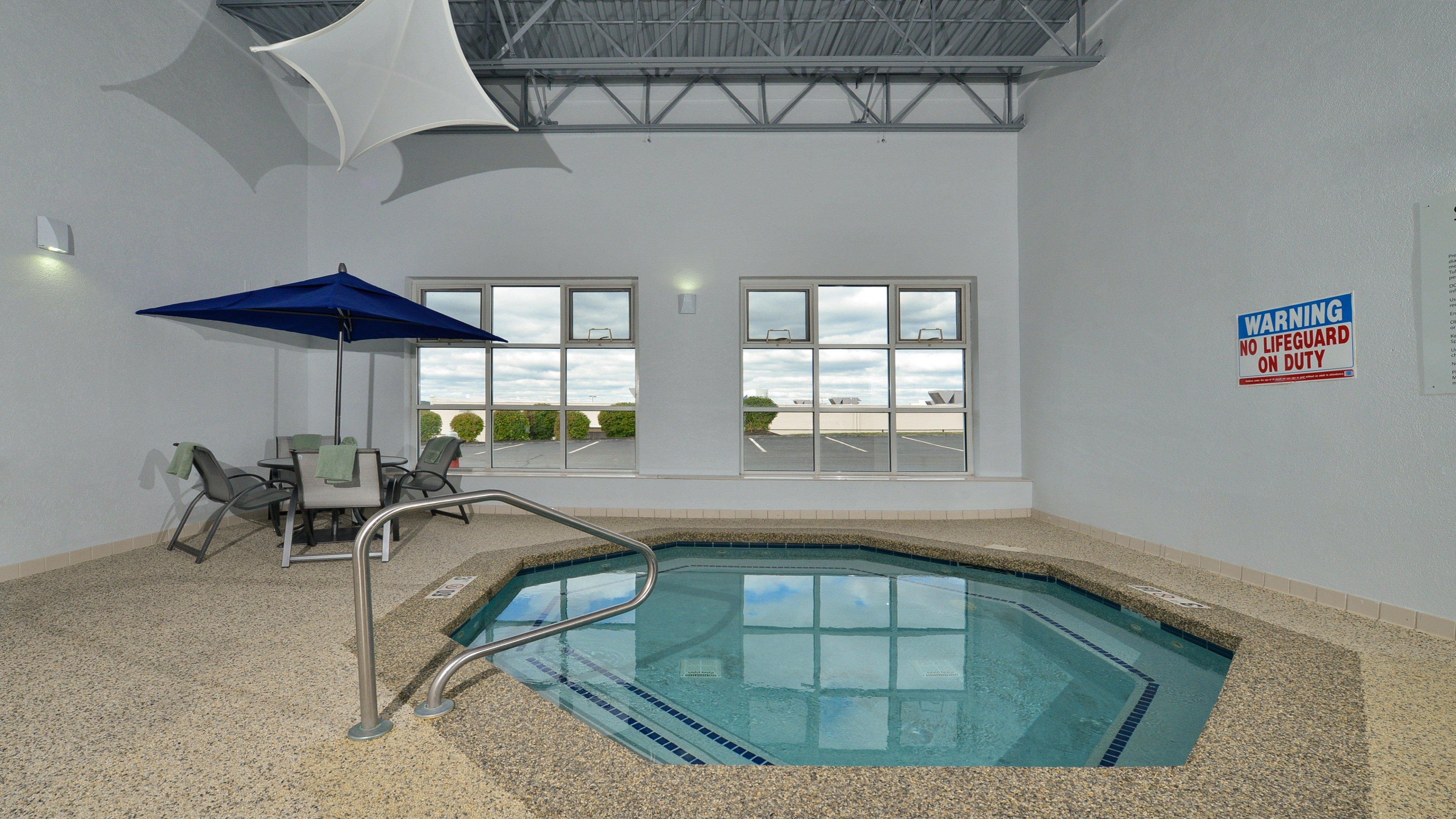Holiday Inn Express Boston-Milford By Ihg Zewnętrze zdjęcie